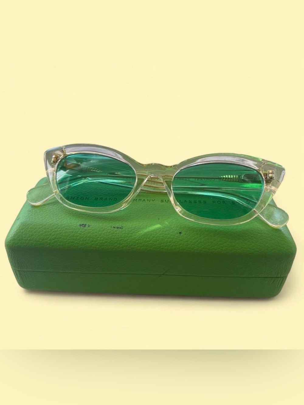 👓 RARE fashion brand company cat eye sunglasses 👓